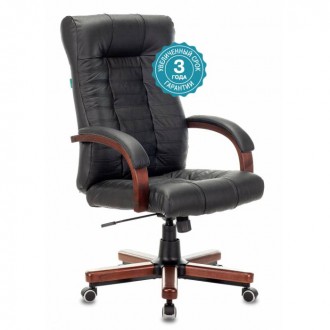 Кресло руководителя Бюрократ KB-10WALNUT/B/LEATH черный кожа крестовина дерево